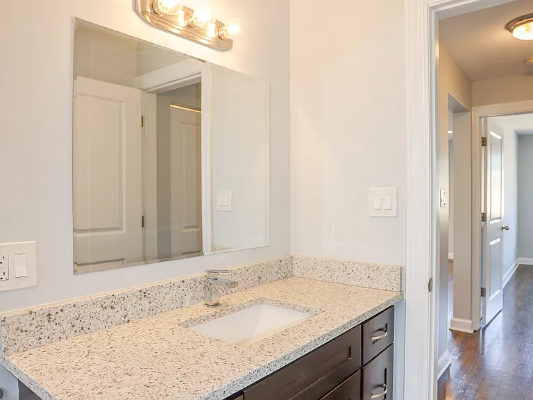 6807 N Ridge Ave #G1 — Photo 10