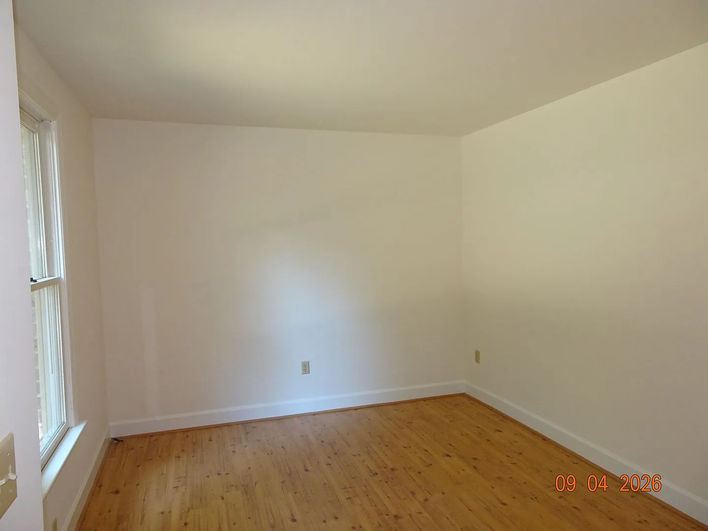 4 bedroom, 3 full bathroom 2 Story Single Family Home for rent — Photo 2
