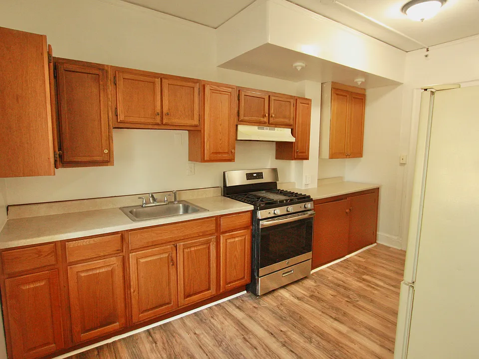 5 Ross Ct #1B