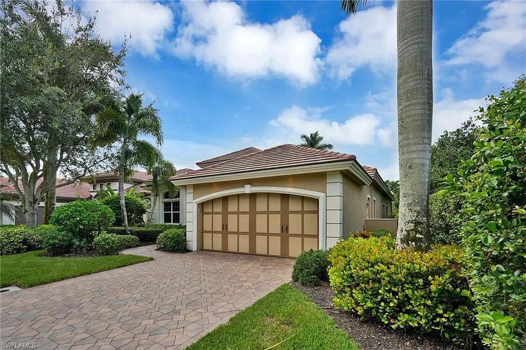3 bed, 3.0 bath, 2391 sqft, $9,500 — Photo 4