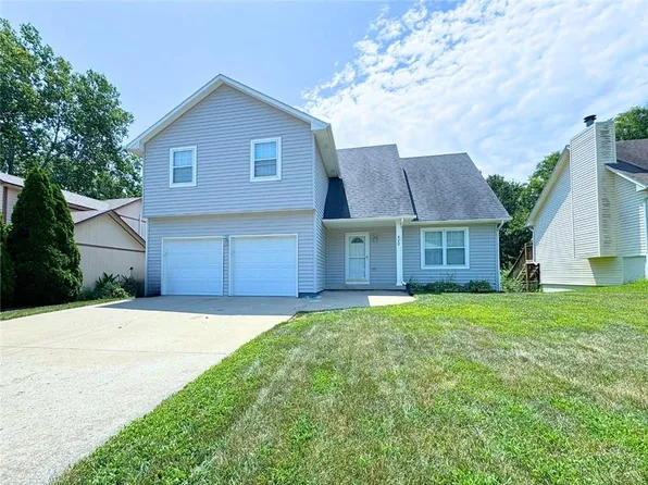 422 Swallow St, Warrensburg, MO 64093