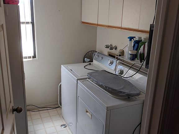 4th image of 3195 Locust Blvd