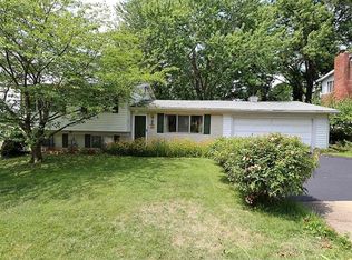 70 Forest Knoll Dr, Fenton, MO 63026