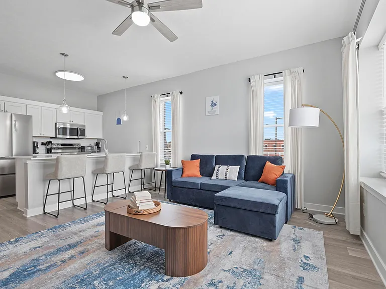 21 W 16th Street21 B02 Indianapolis #STREET21-B02 — Photo 5