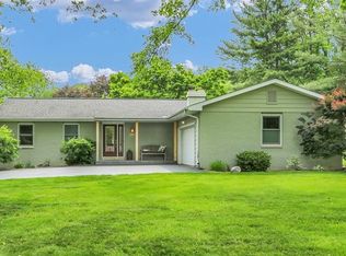 1104 Parkview Dr, Mahomet, IL 61853