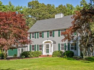 33 Williams Way, Rochester, MA 02770