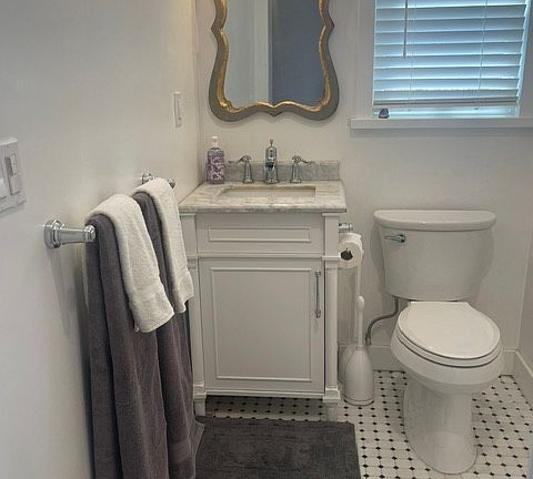 4th image of 4112 Stanley Blvd