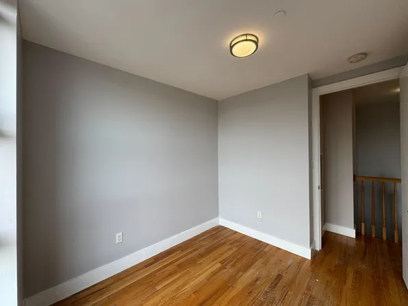 365 Tompkins Avenue image 13 of 17