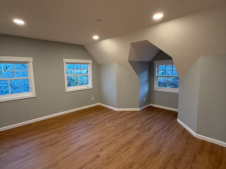 2367 NW Kearney St #7 — Photo 5