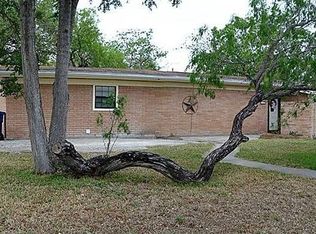732 Quigley St, Sinton, TX 78387