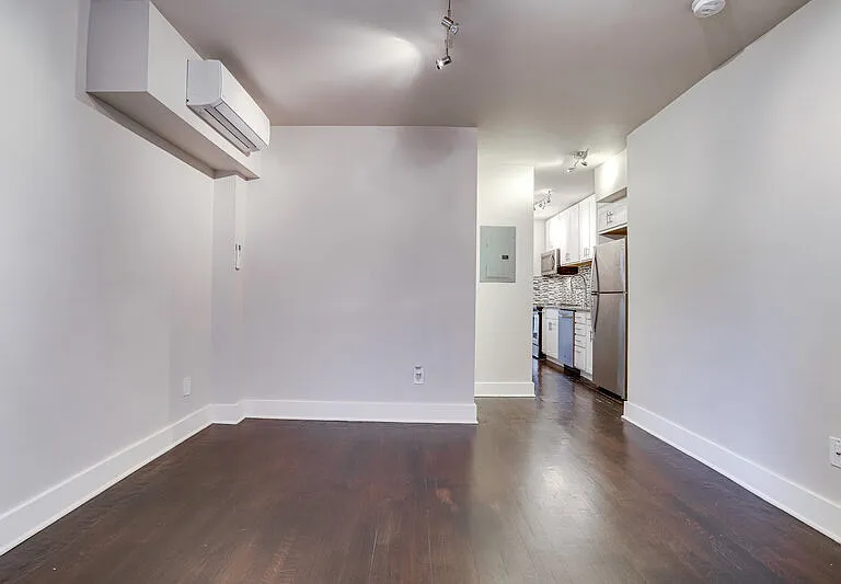 82 Q St SW #1 — Photo 7