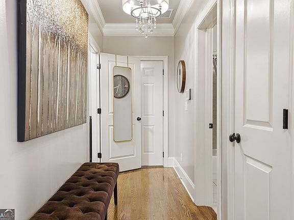 4th image of 151 W Ridge Way