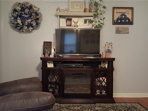 3rd image of 2206 Falcon Dr