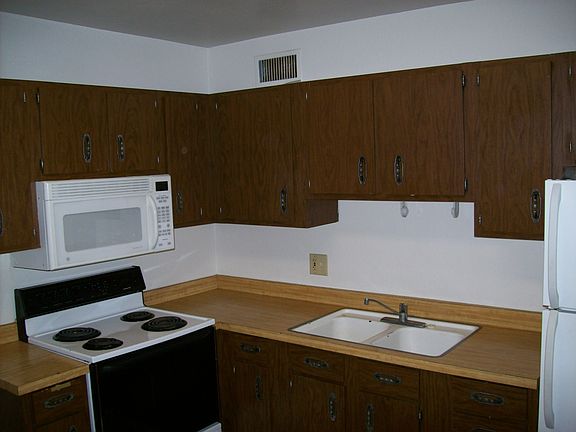 3rd image of 4332 E Lee St