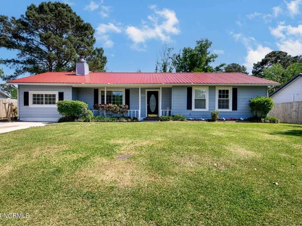 303 Dennis Rd, Jacksonville, NC 28546