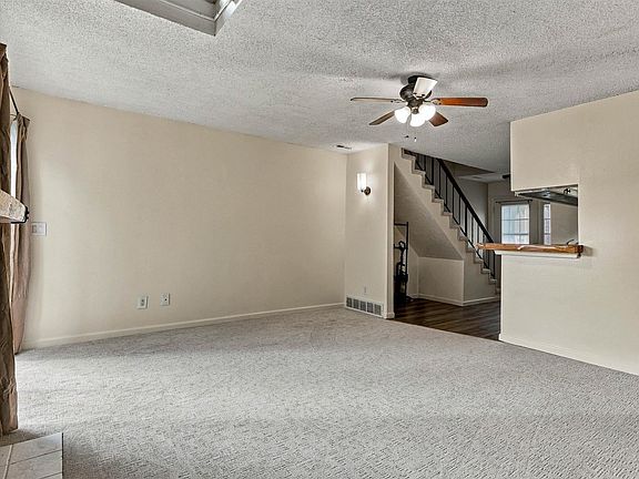 5th image of 256 Coventry Pl Unit 2