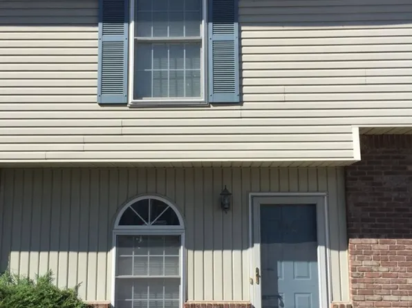 710 E Sherwood Hills Dr, Bloomington, IN 47401