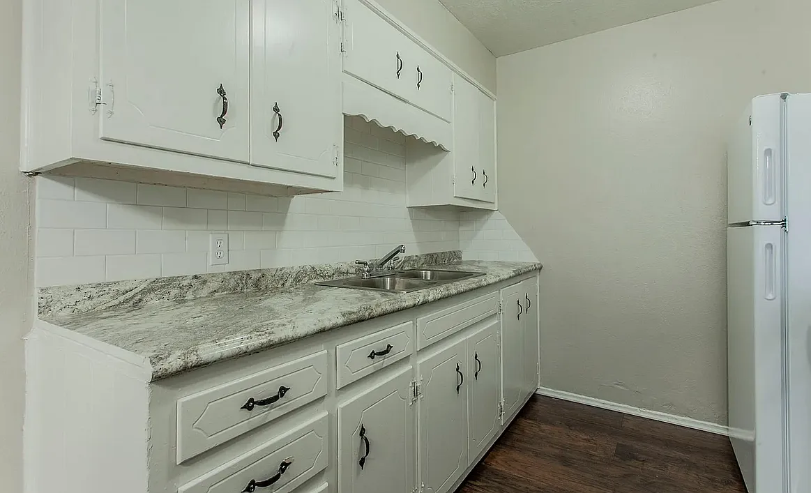 1 bed, 1.0 bath, $775 — Photo 3