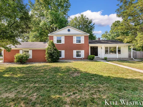 1640 Pembroke St SE, Kentwood, MI 49508