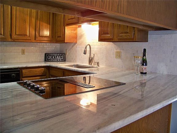 4th image of 1528 Creekside Dr