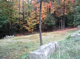 188 Ledgecrest Ct, Greentown, PA 18426