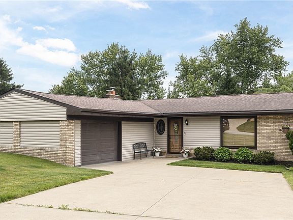 2nd image of 211 Tangelo Dr
