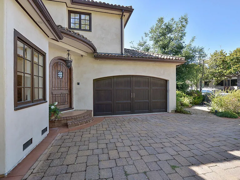 1201 University Dr — Photo 64