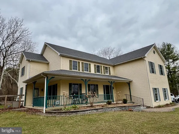 23 Cliff Side Ln, Wernersville, PA 19565