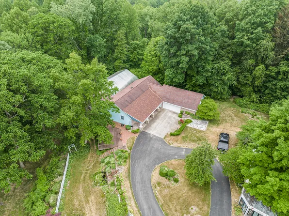 9540 E Napier Ave, Benton Harbor, MI 49022