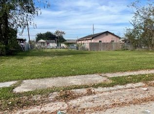 2204 Guerra Dr, Violet, LA 70092