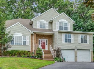 18 Gregory Dr, Boonton, NJ