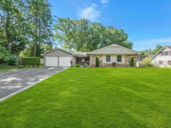22 Sanford Lane, Stony Brook, NY 11790
