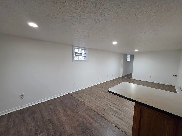 398 E South St — Photo 8