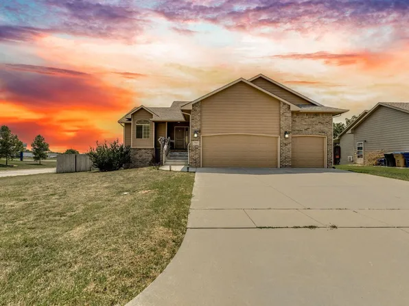 713 E Zuni St, Kechi, KS 67067