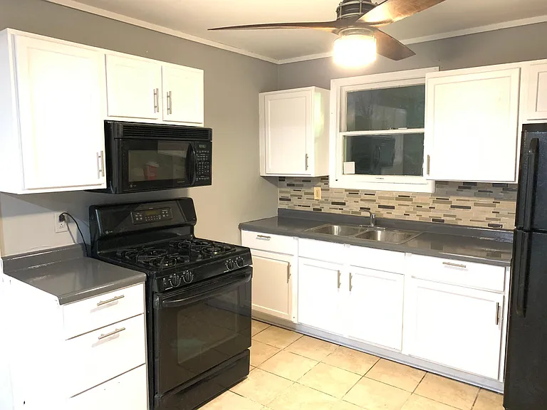 142 Peach St — Photo 7