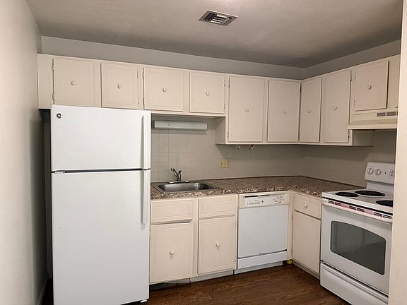 4th image of 176 Maple Ave APT 4-34