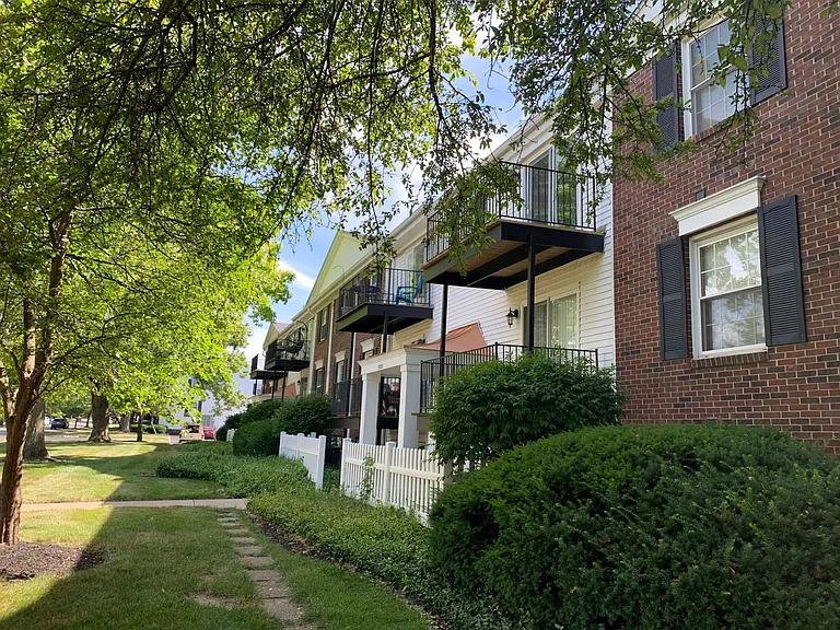5325 Portland St #104 — Photo 10
