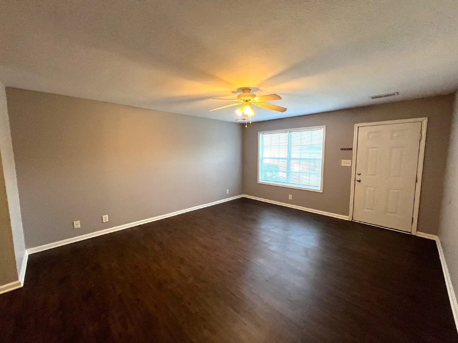 2 bed, 1.0 bath, 1110 sqft, $995 — Photo 3