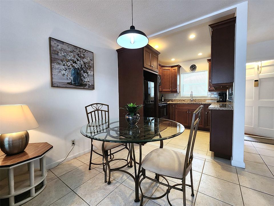 1st image of 664 SE 20th Avenue #26