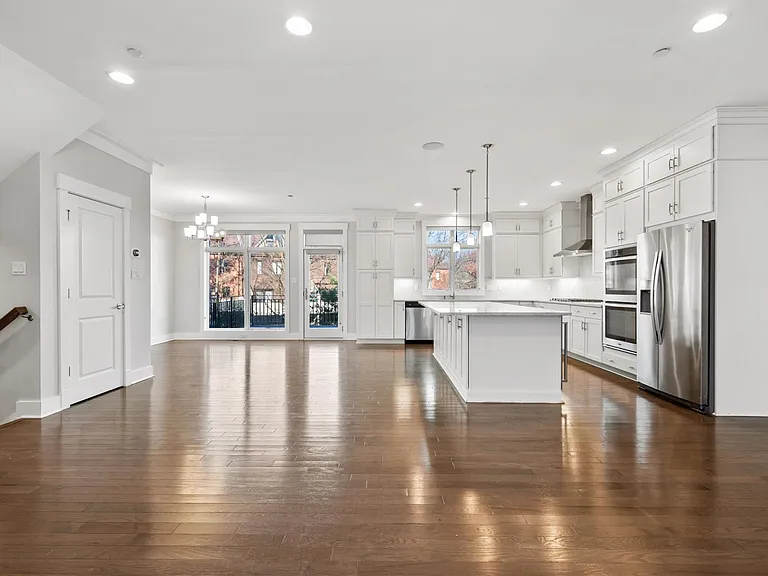 114 Reizenstein Way — Photo 3