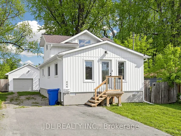 245 Royal Rd, Georgina, ON L4P 2T9