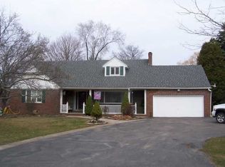 110 Brooklea Dr, Gates, NY 14624