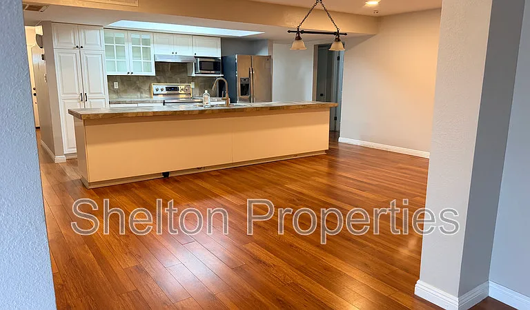 523 E Malibu Dr — Photo 20