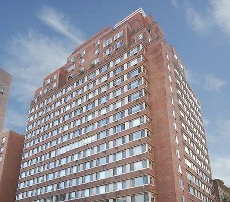 Rented by Stonehenge NYC LLC | media 22