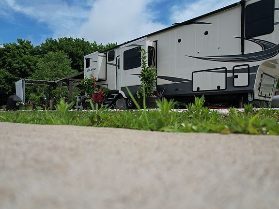 3rd image of 113 Mountain Meadows Dr
