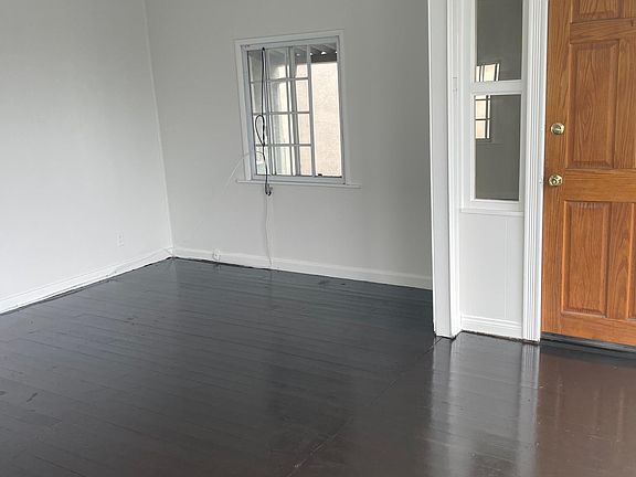 5th image of 1158 Manhattan Ave
