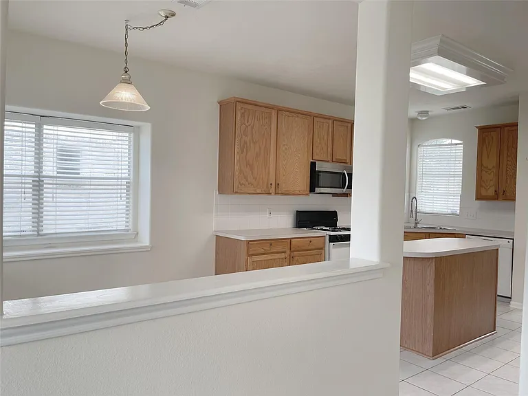 18807 Harbor Key Cir — Photo 6