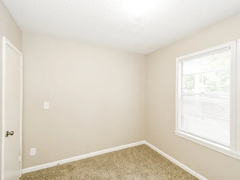 1031 Bunker Hill Blvd — Photo 15
