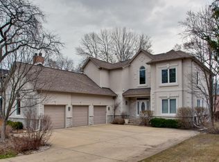 901 Glendale Rd, Glenview, IL 60025