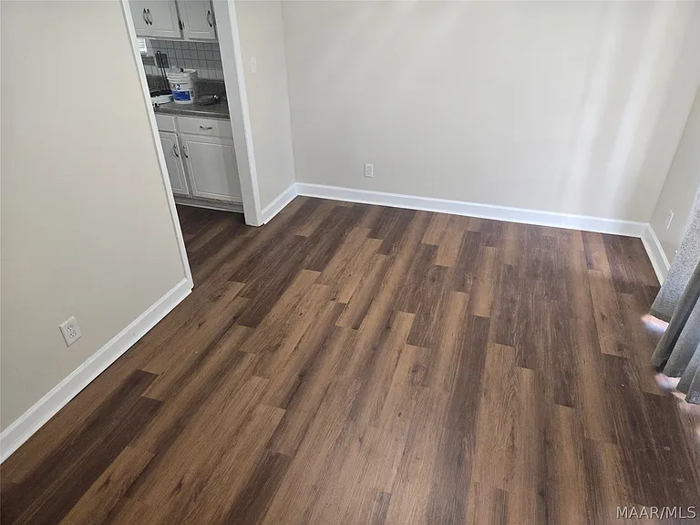 4259 Burtonway Dr — Photo 4